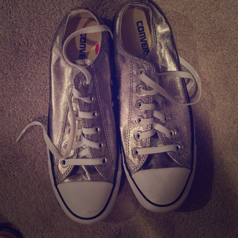 Glittery silver converse
